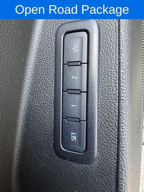Used 2019 GMC Yukon XL SLT w/ Graphite Performance Edition AWD/4WD image 13