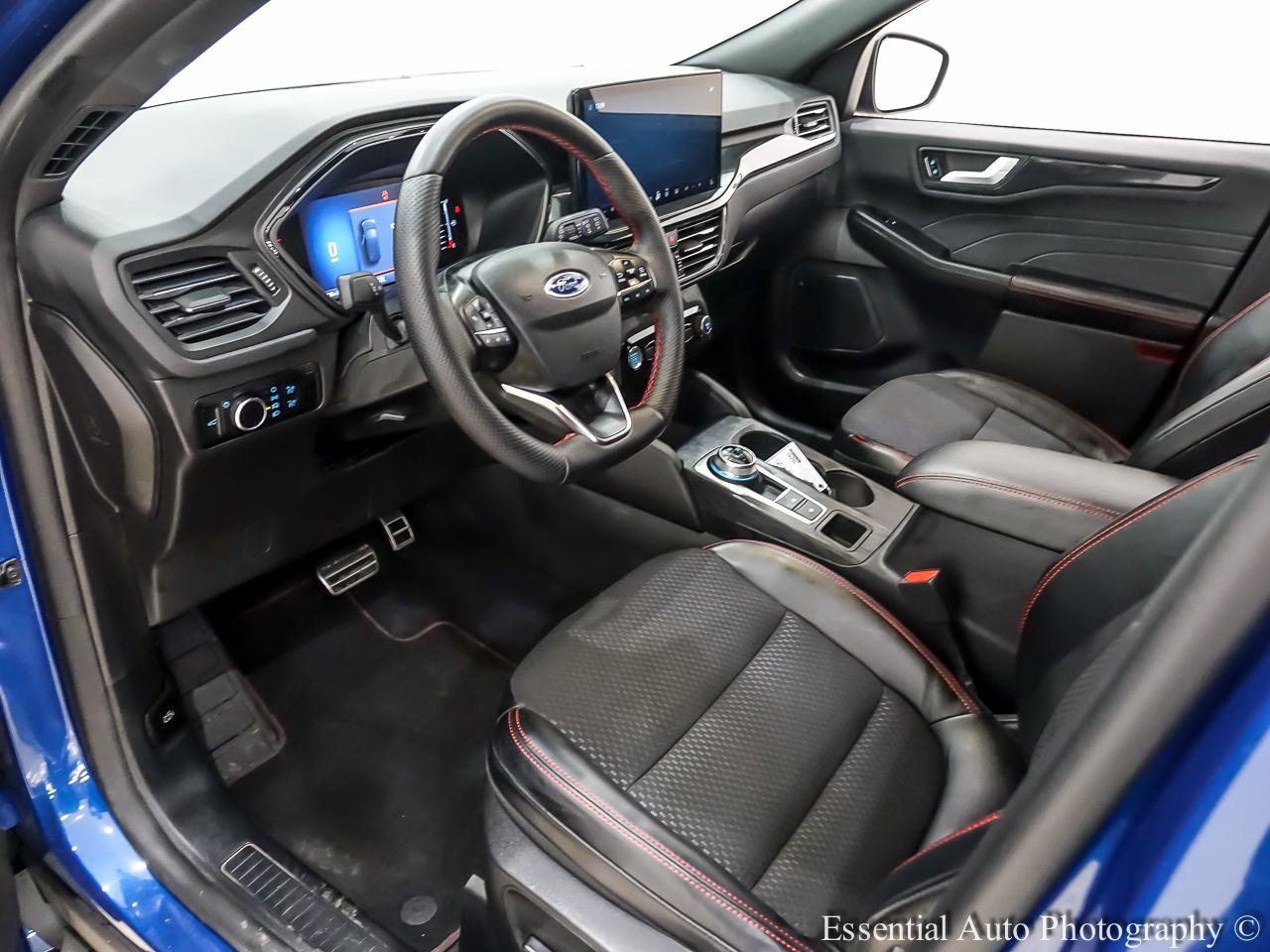 Used 2023 Ford Escape ST-Line w/ Tech Pack #1 AWD/4WD image 14