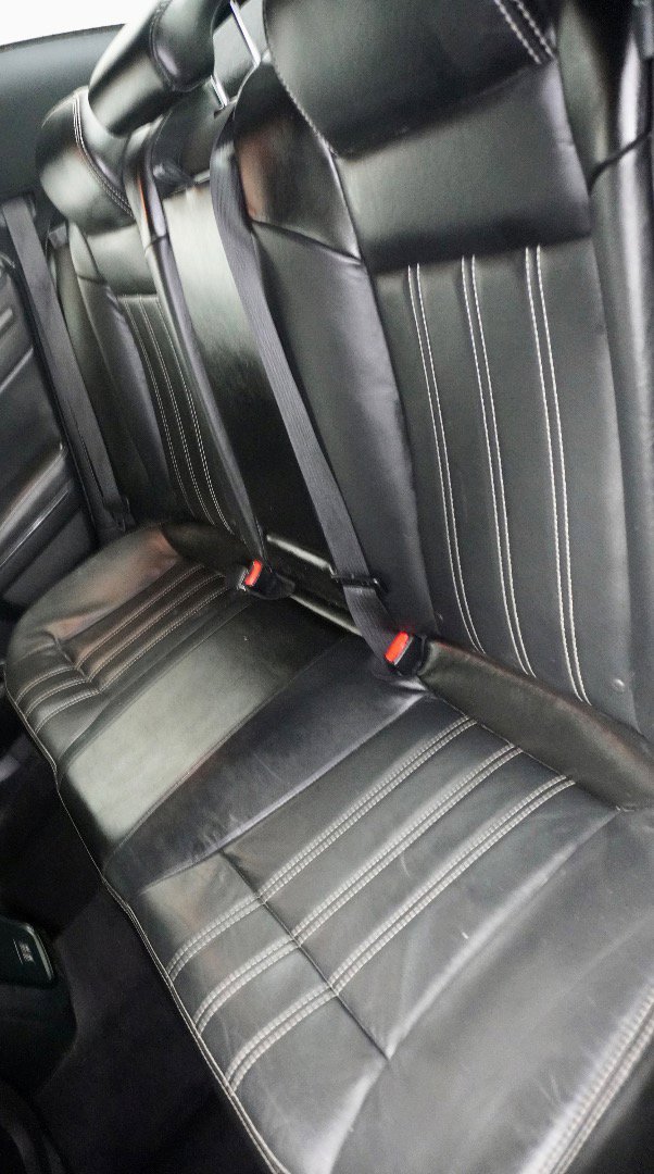 Used 2016 Chrysler 300 S image 5