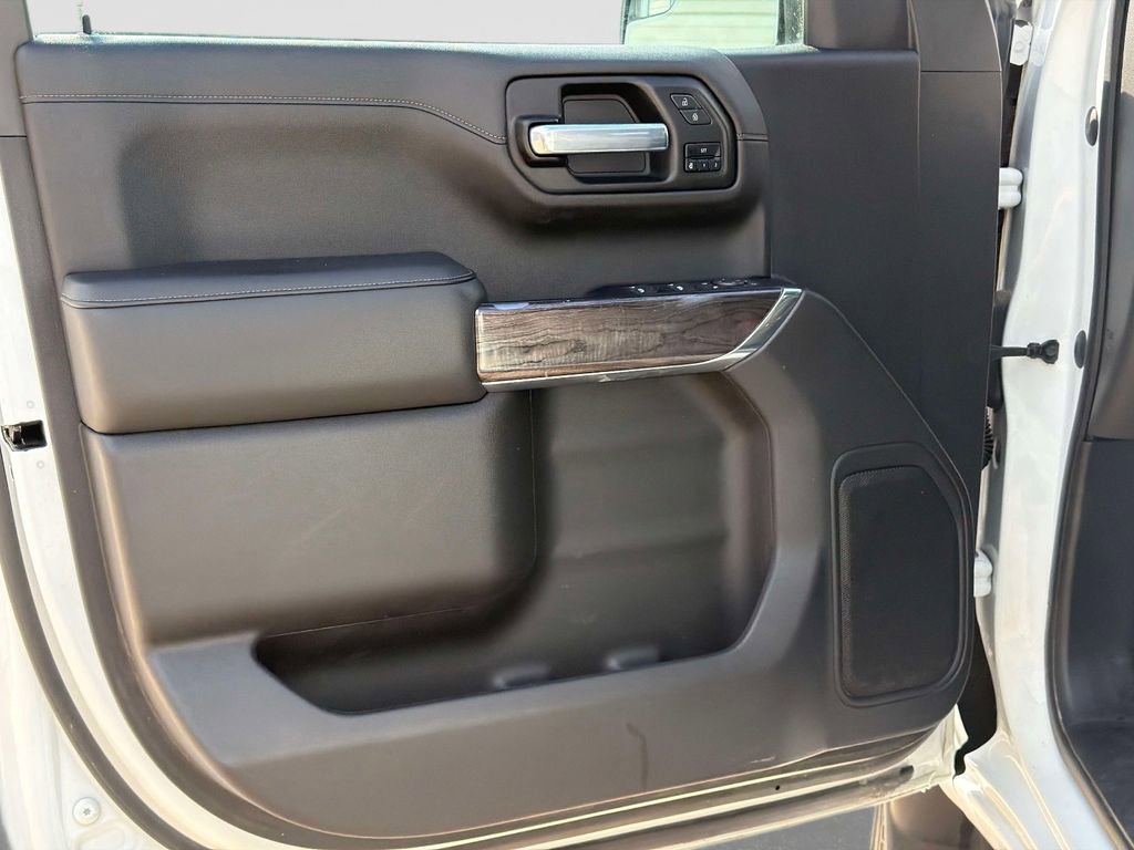 Used 2020 Chevrolet Silverado 1500 LTZ AWD/4WD image 19