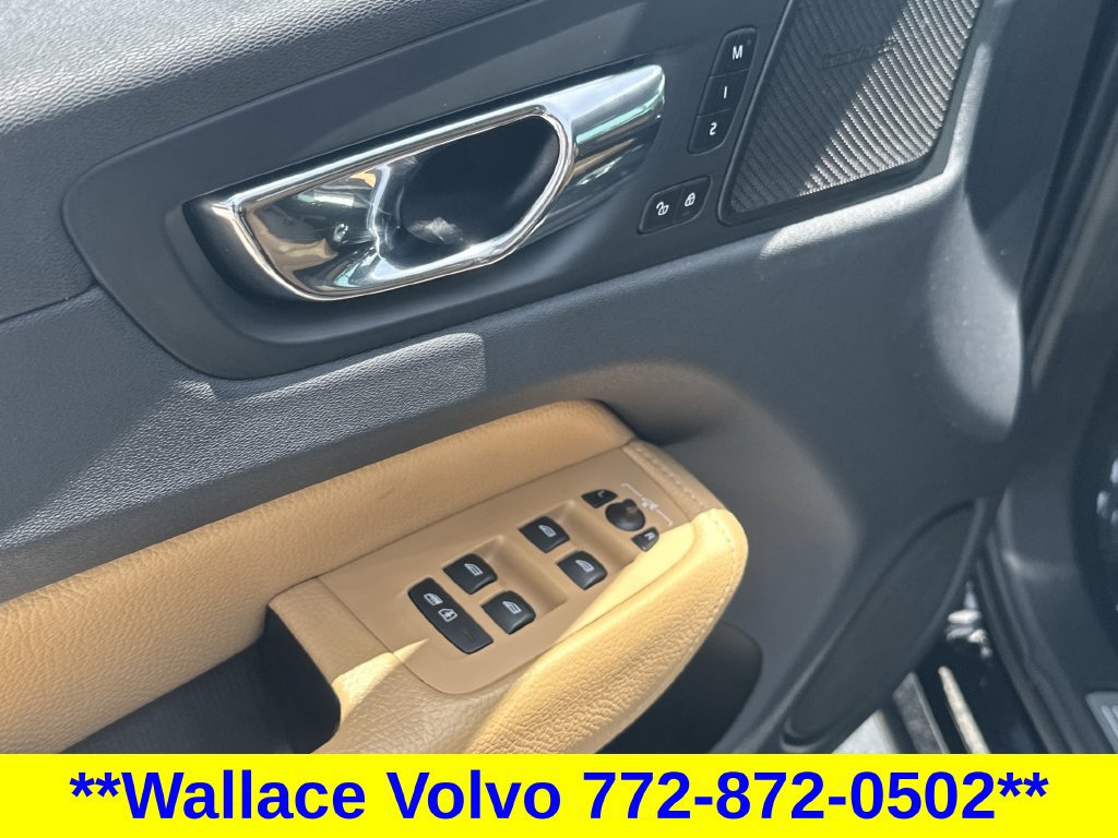 Used 2019 Volvo XC60 T5 Inscription w/ Protection Package Premier AWD/4WD image 14