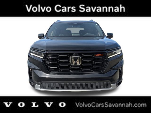 Used 2025 Honda Pilot TrailSport image 11