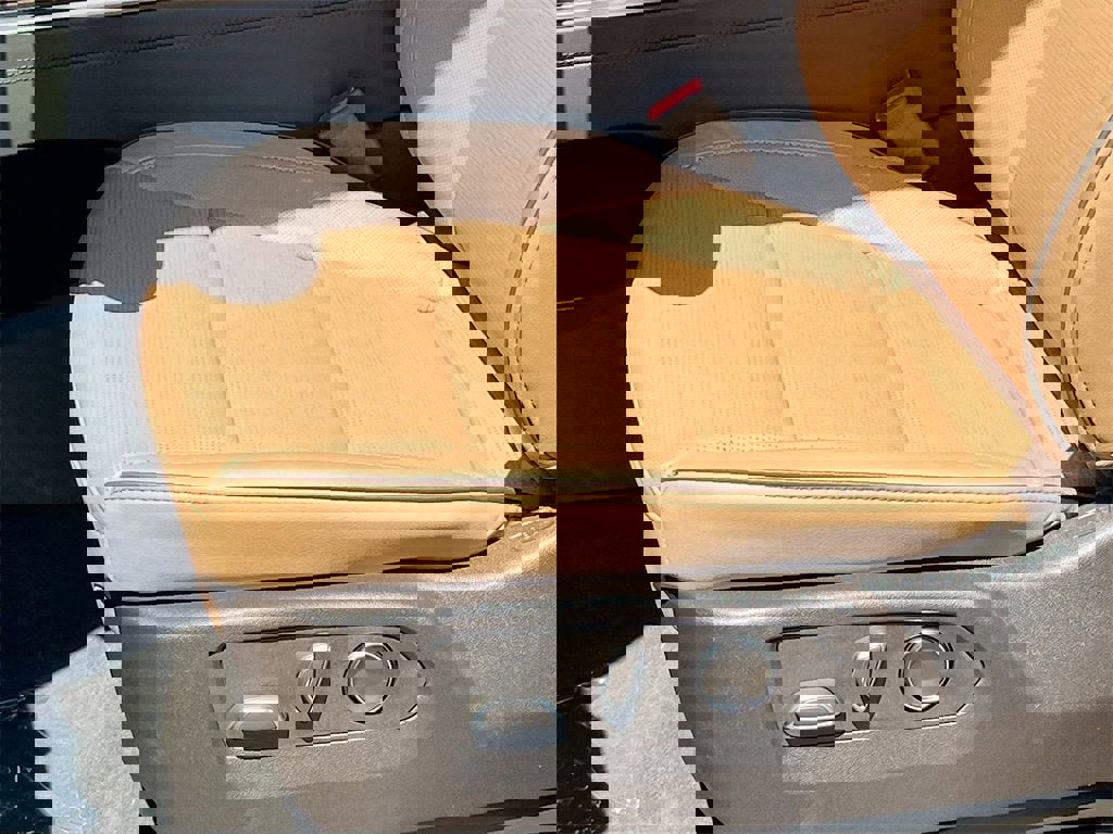 New 2025 Cadillac Escalade ESV Premium Luxury w/ Touring Package image 20