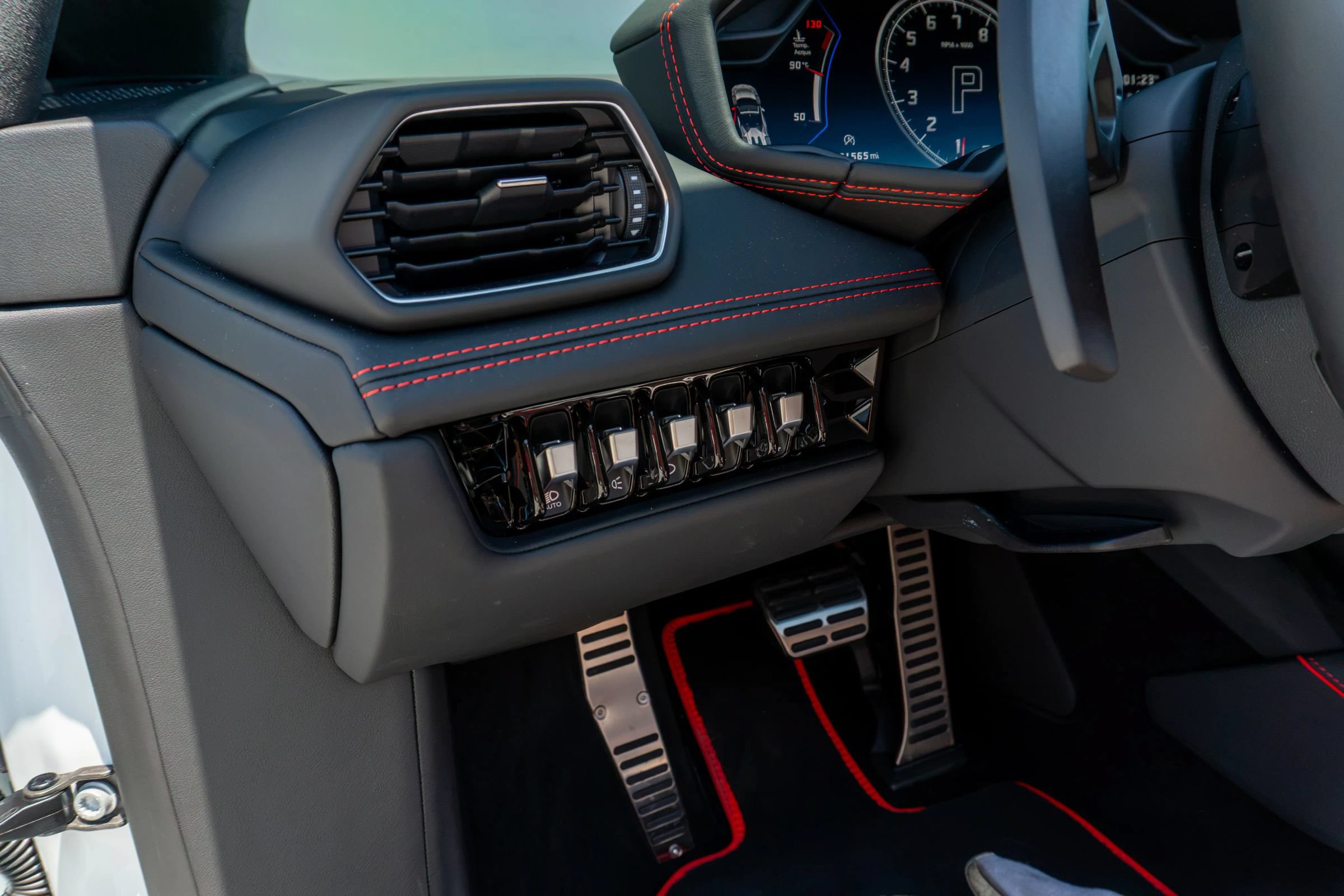 Used 2023 Lamborghini Huracan EVO RWD image 71
