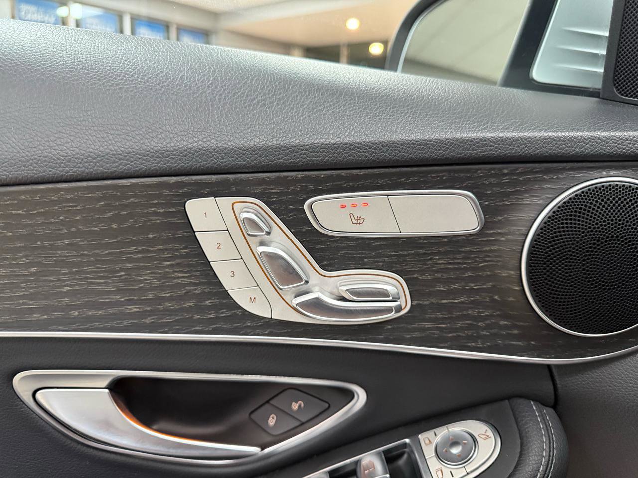 Used 2020 Mercedes-Benz C 300 Sedan image 29