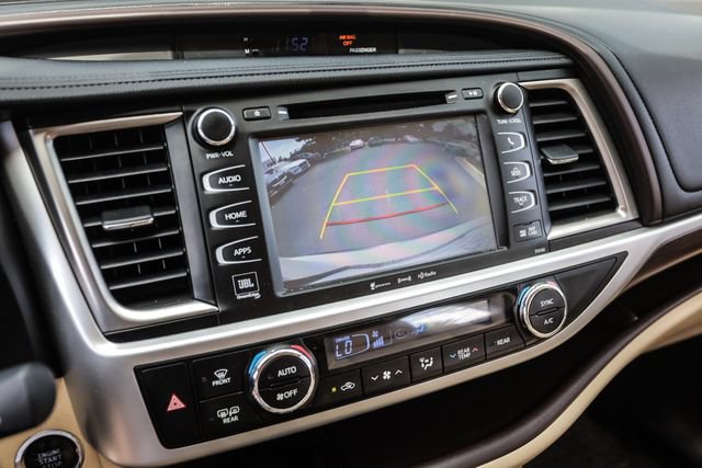 Used 2016 Toyota Highlander Limited FWD image 34