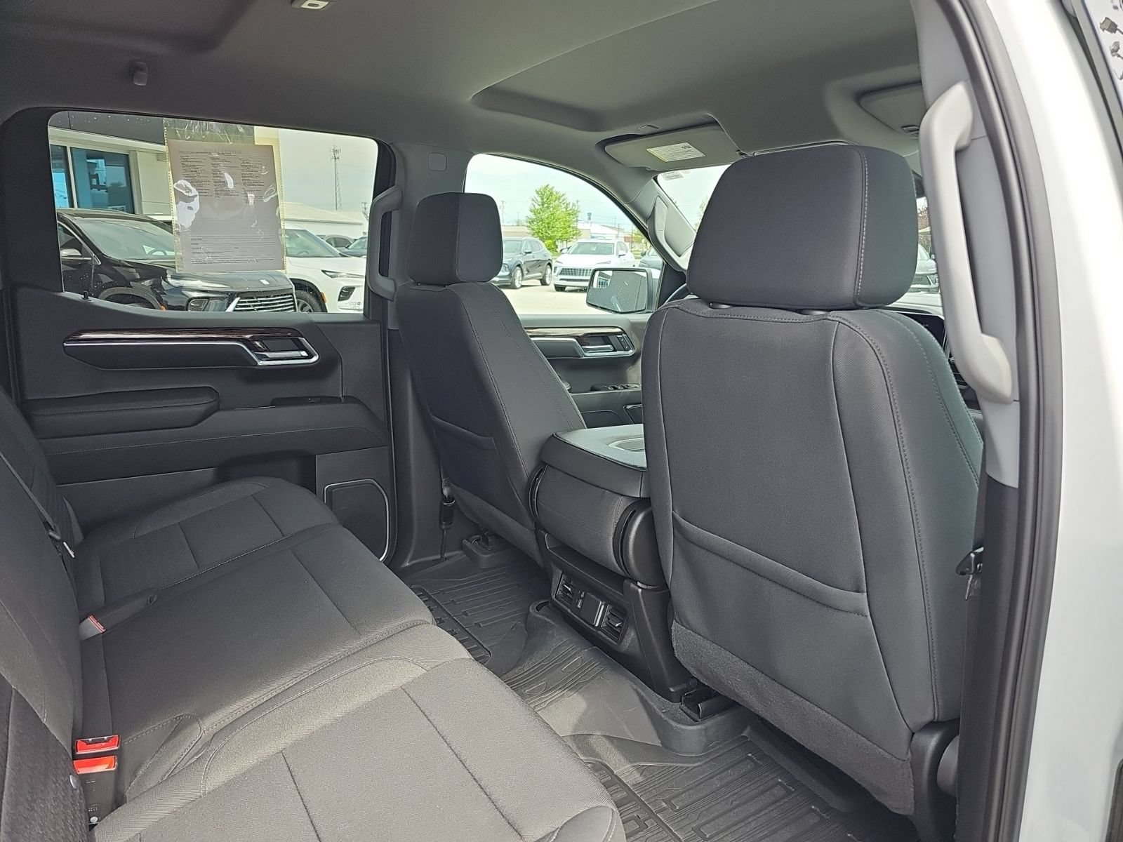 Used 2023 GMC Sierra 1500 SLE w/ Preferred Package AWD/4WD image 34