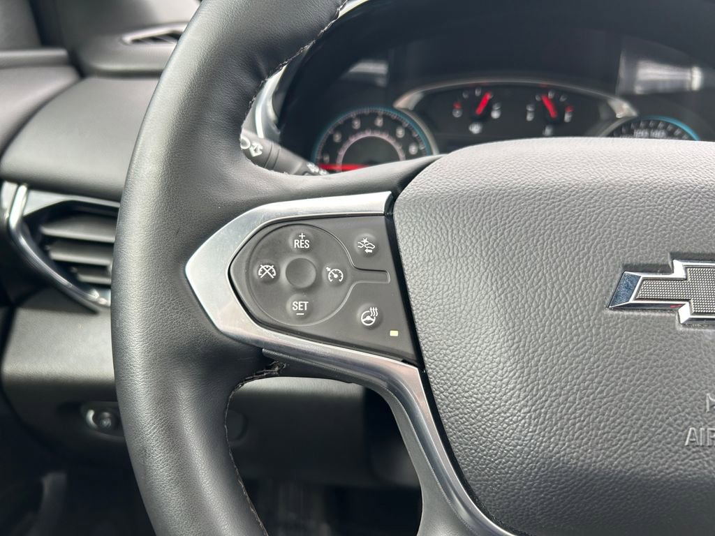 Used 2023 Chevrolet Traverse RS image 18