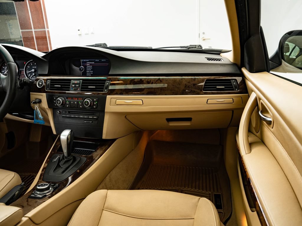 Used 2010 BMW 328i Sedan RWD image 45