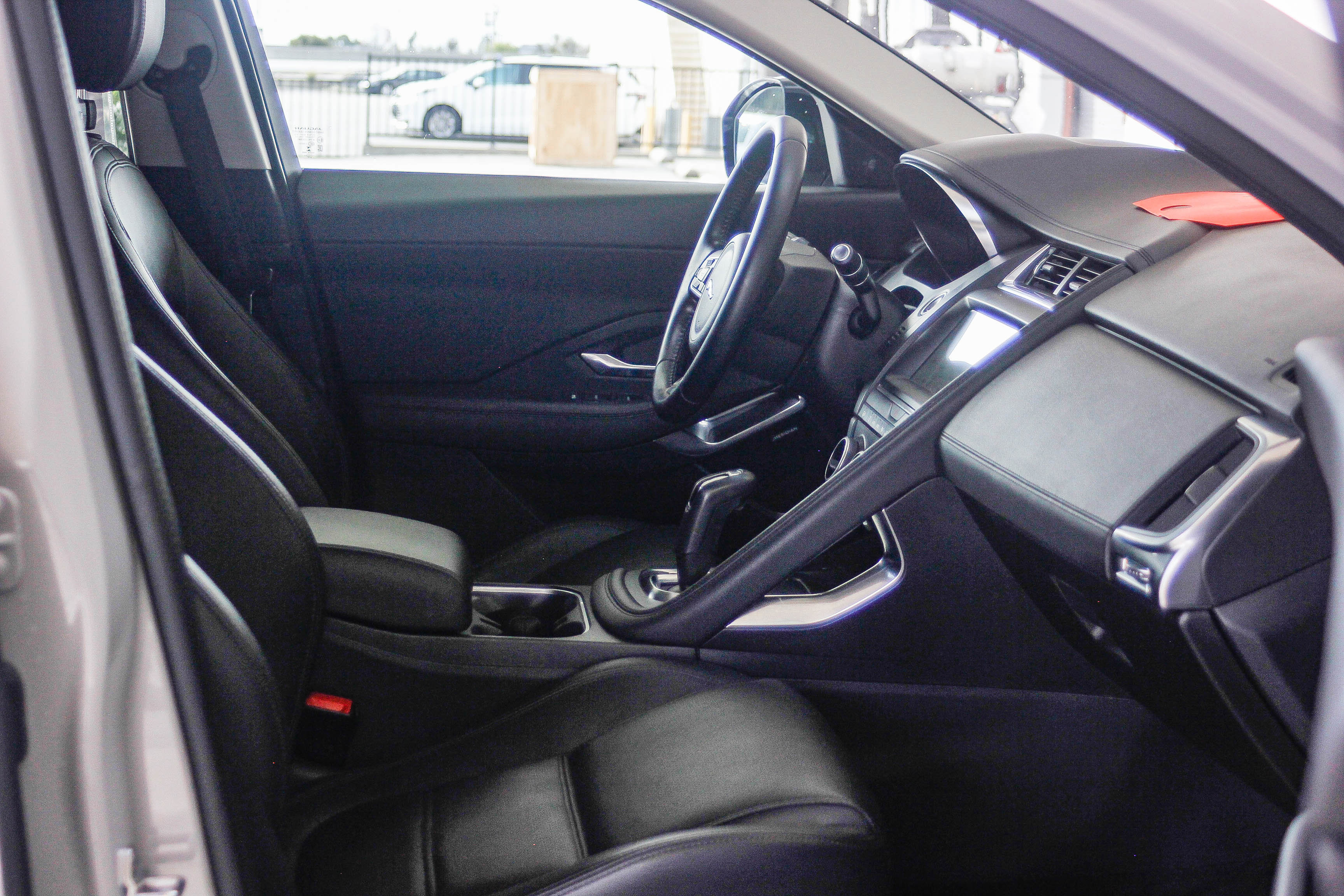 Used 2020 Jaguar E-PACE SE image 16