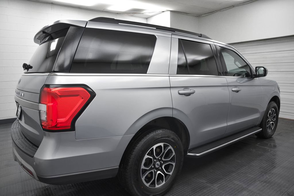 Used 2023 Ford Expedition XLT image 9