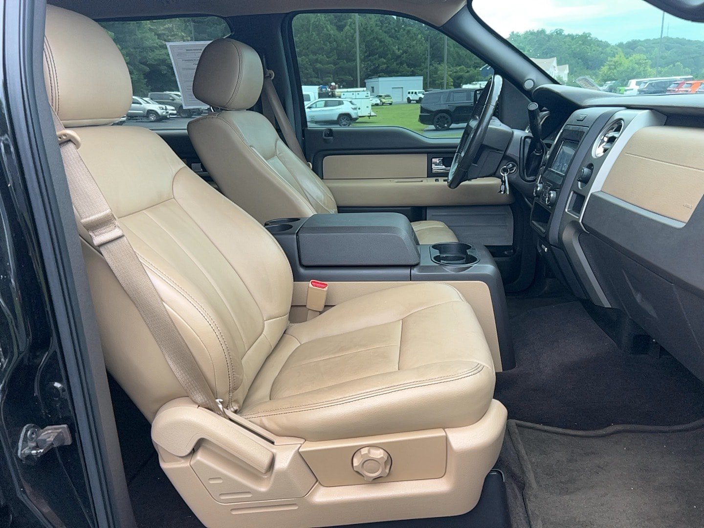 Used 2014 Ford F150 XLT w/ Equipment Group 302A Luxury AWD/4WD image 22