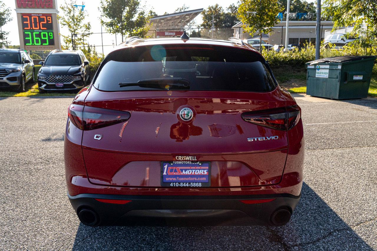 Used 2022 Alfa Romeo Stelvio Sprint image 5