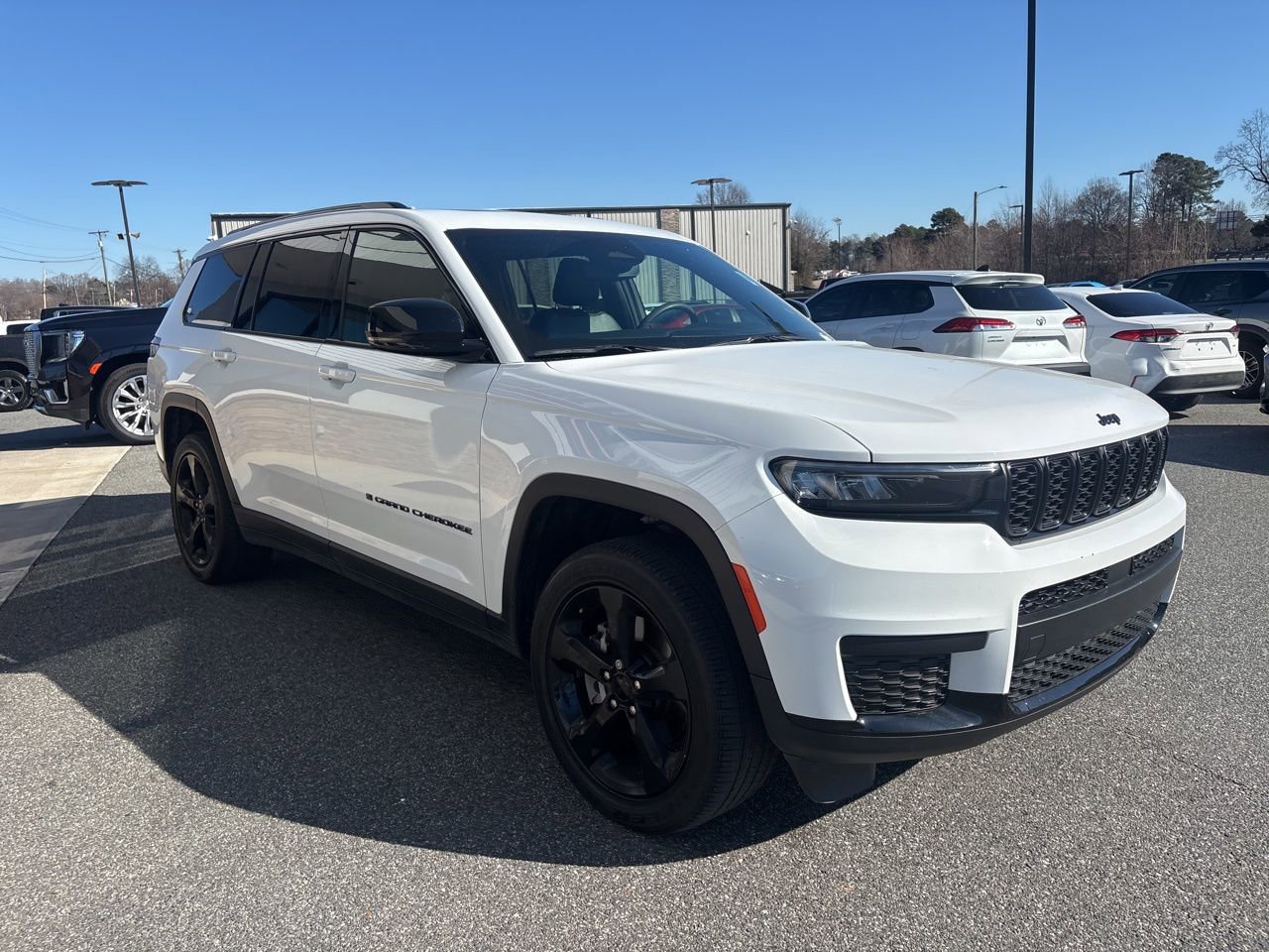 Used 2023 Jeep Grand Cherokee L Laredo image 9