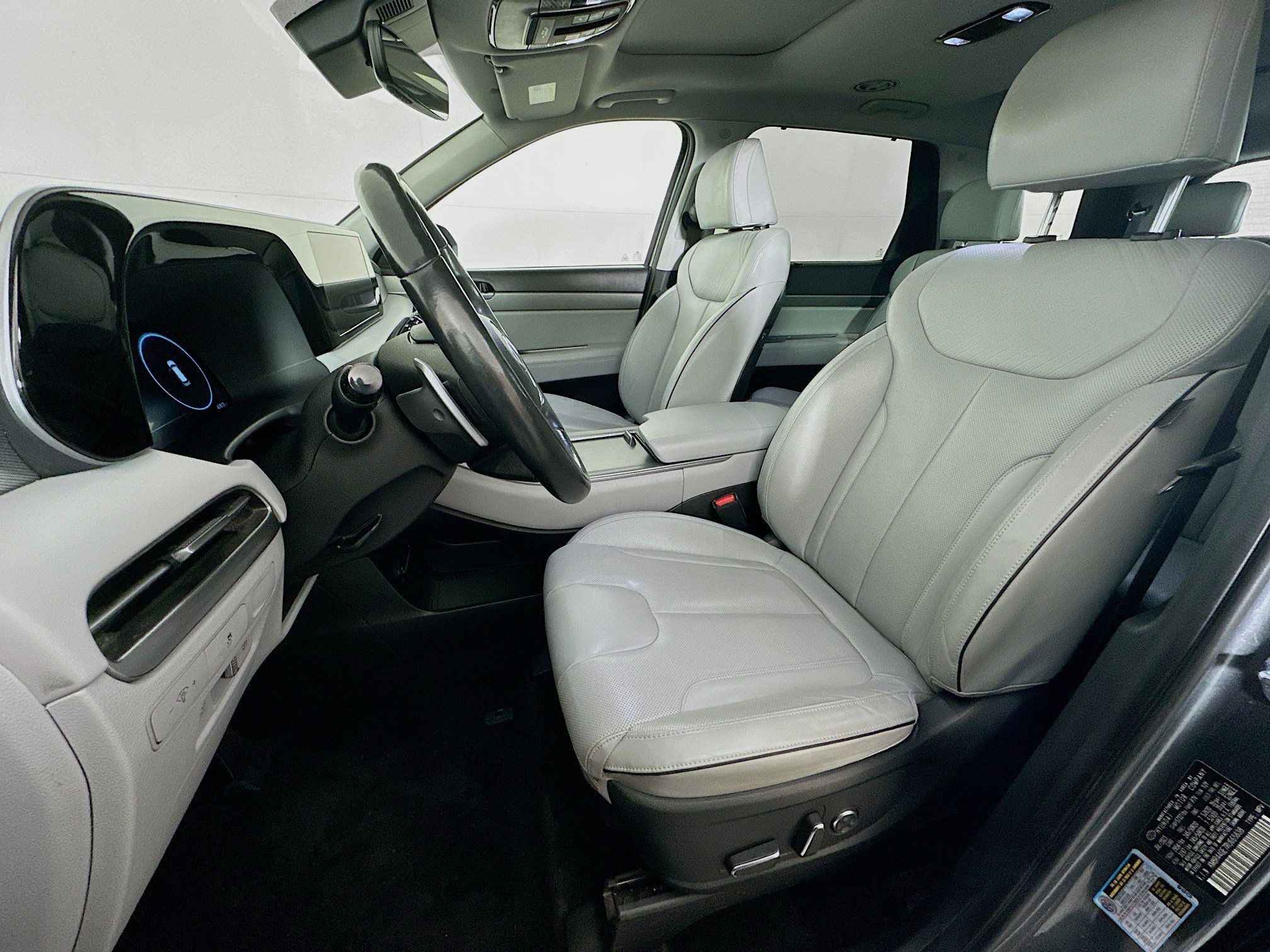 Used 2024 Hyundai Palisade SEL w/ Premium Package FWD image 13