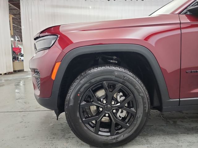 New 2025 Jeep Grand Cherokee Altitude image 20