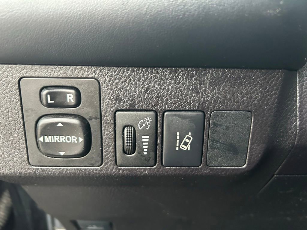 Used 2018 Toyota RAV4 XLE w/ Plus Extra Value Package FWD image 13