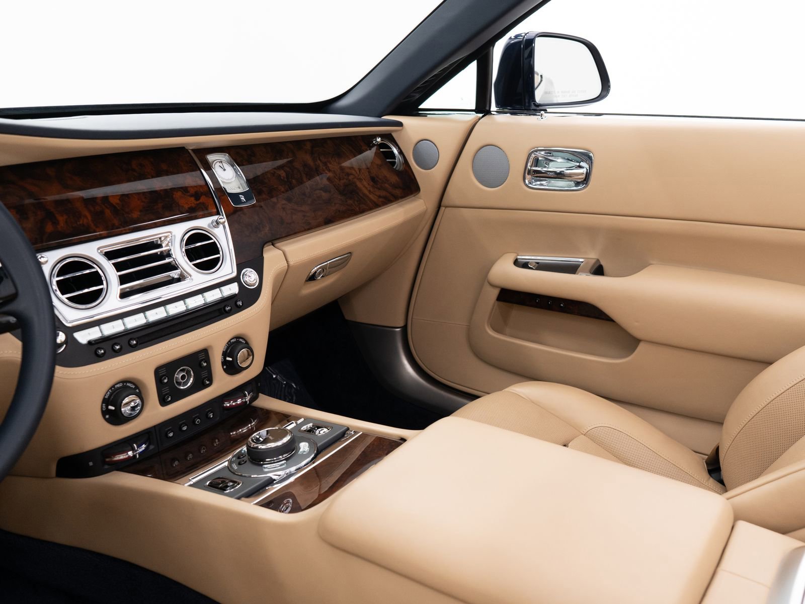Certified 2016 Rolls-Royce Dawn image 32