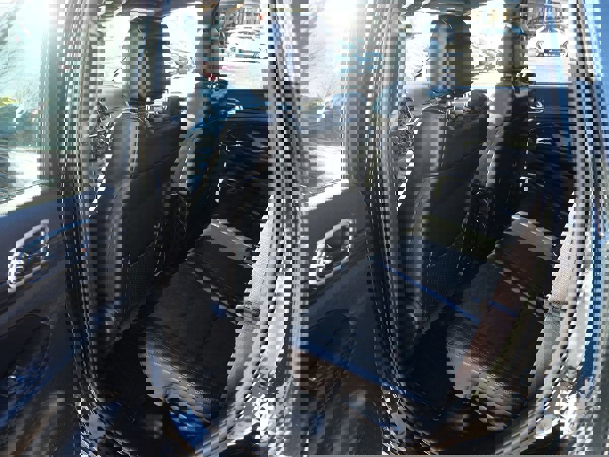 Used 2019 Jeep Grand Cherokee Altitude image 21