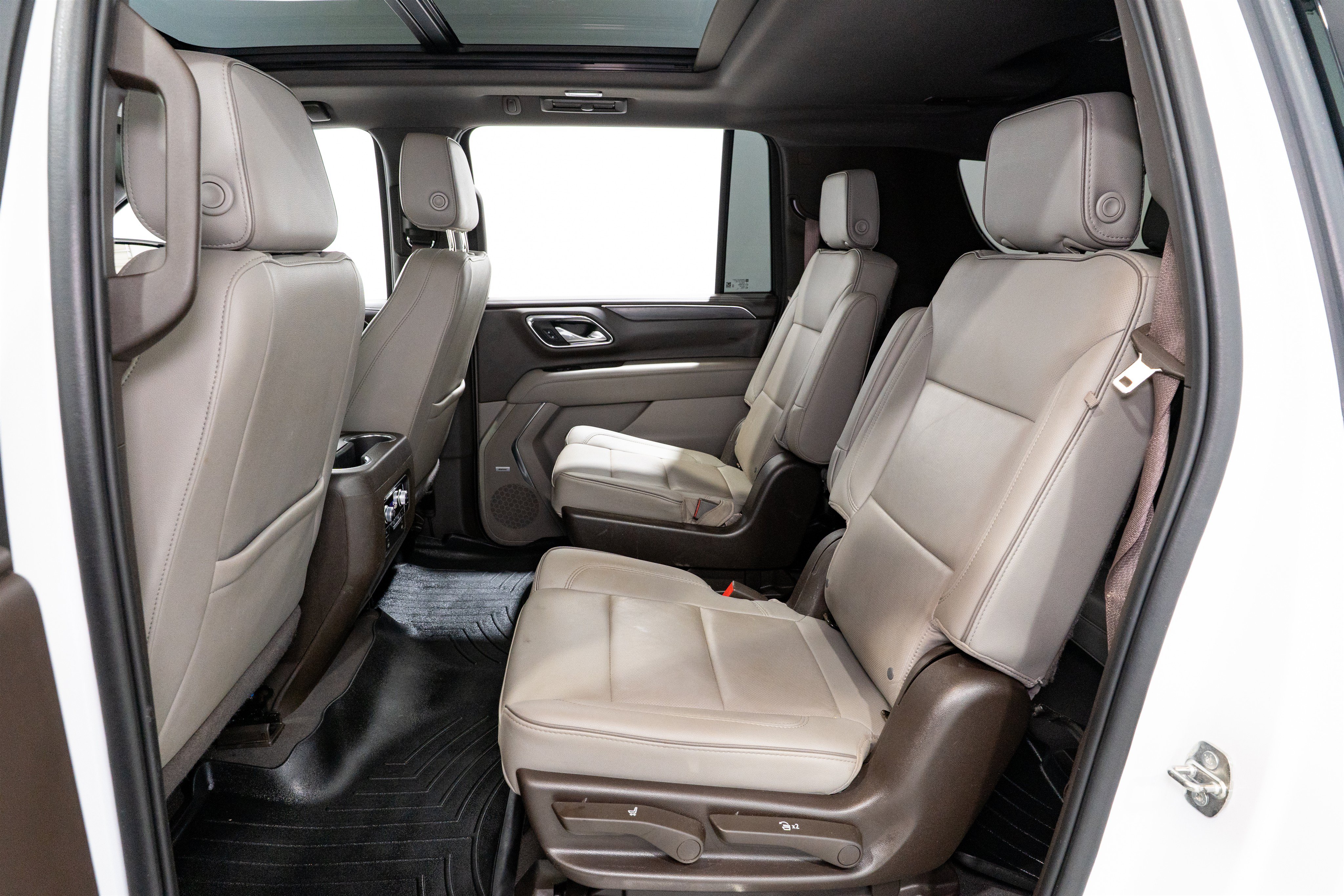 Used 2022 GMC Yukon XL SLT w/ SLT Premium Package RWD image 33