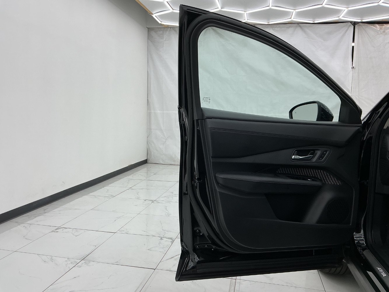 Used 2024 Nissan Ariya AWD image 18
