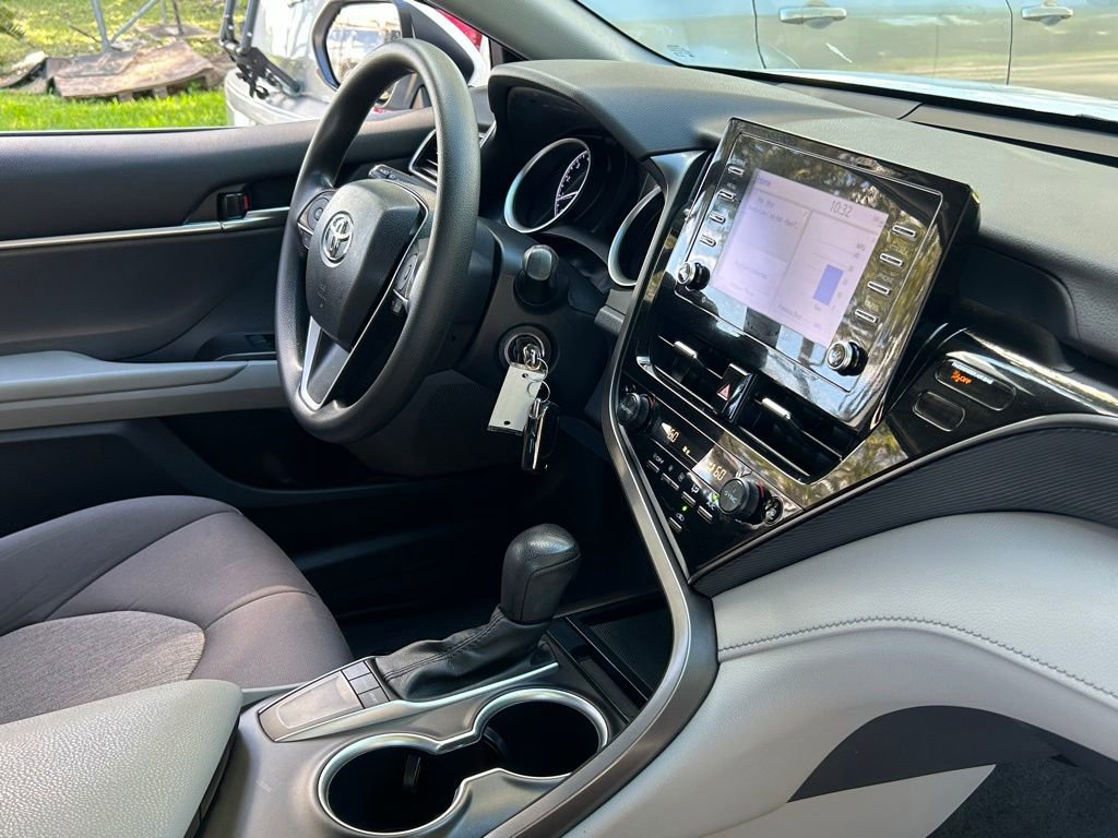 Used 2023 Toyota Camry LE image 31