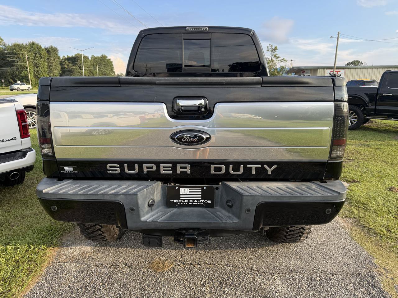 Used 2016 Ford F250 Platinum w/ FX4 Off-Road Package AWD/4WD image 5