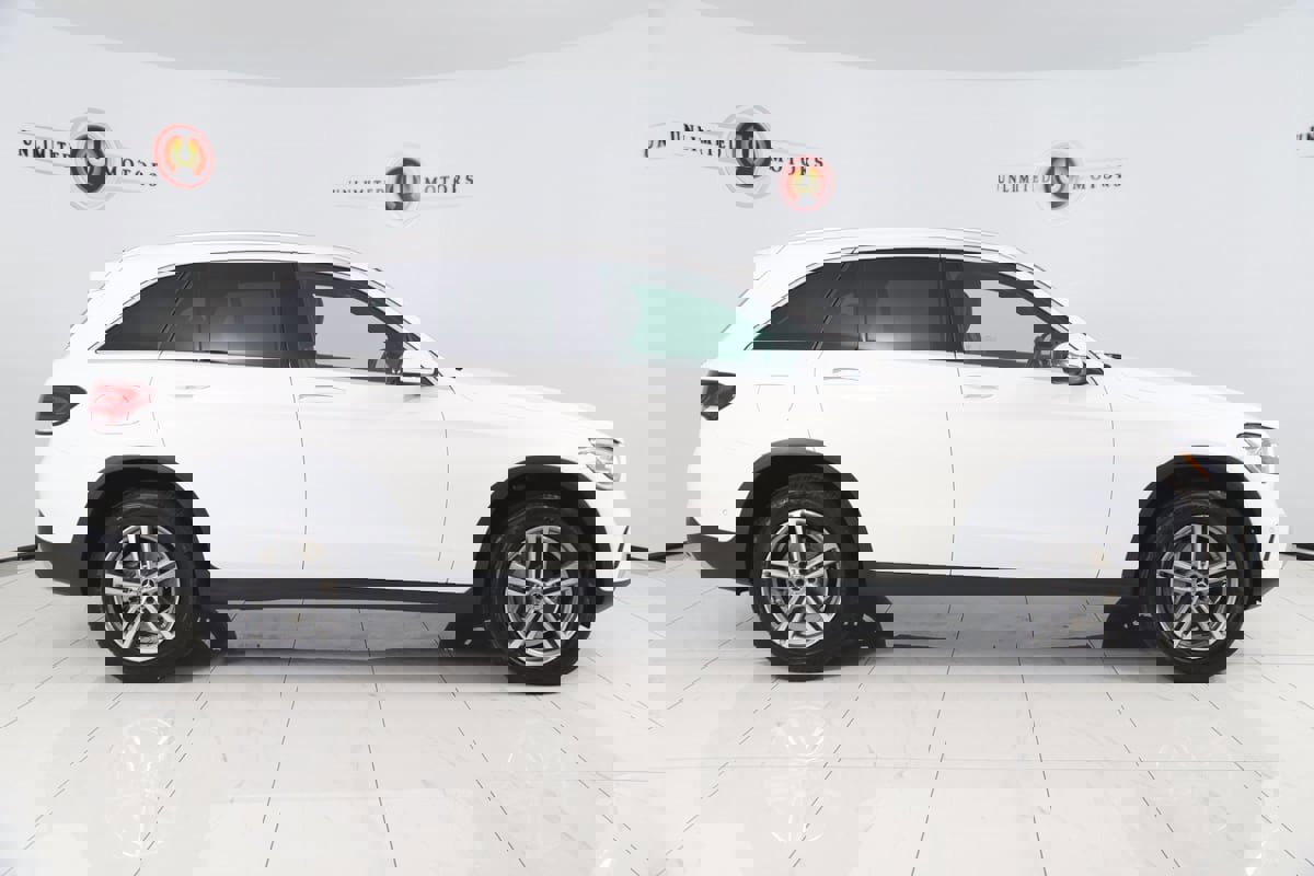 Used 2022 Mercedes-Benz GLC 300 4MATIC w/ Driver Assistance Package image 2