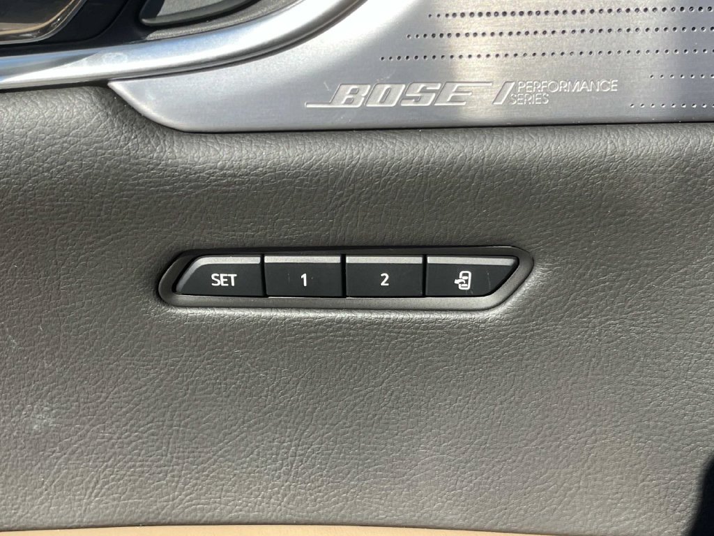 Used 2025 Cadillac XT6 Premium Luxury w/ Platinum Package FWD image 32