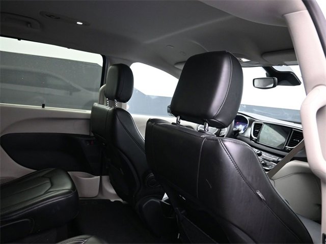 Used 2024 Chrysler Pacifica Touring-L image 24