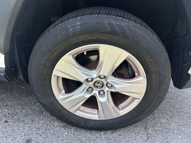 Used 2019 Toyota RAV4 XLE AWD/4WD image 29