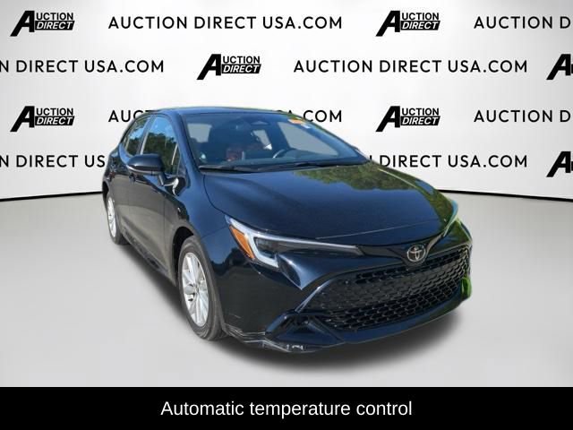 Used 2024 Toyota Corolla SE FWD image 3