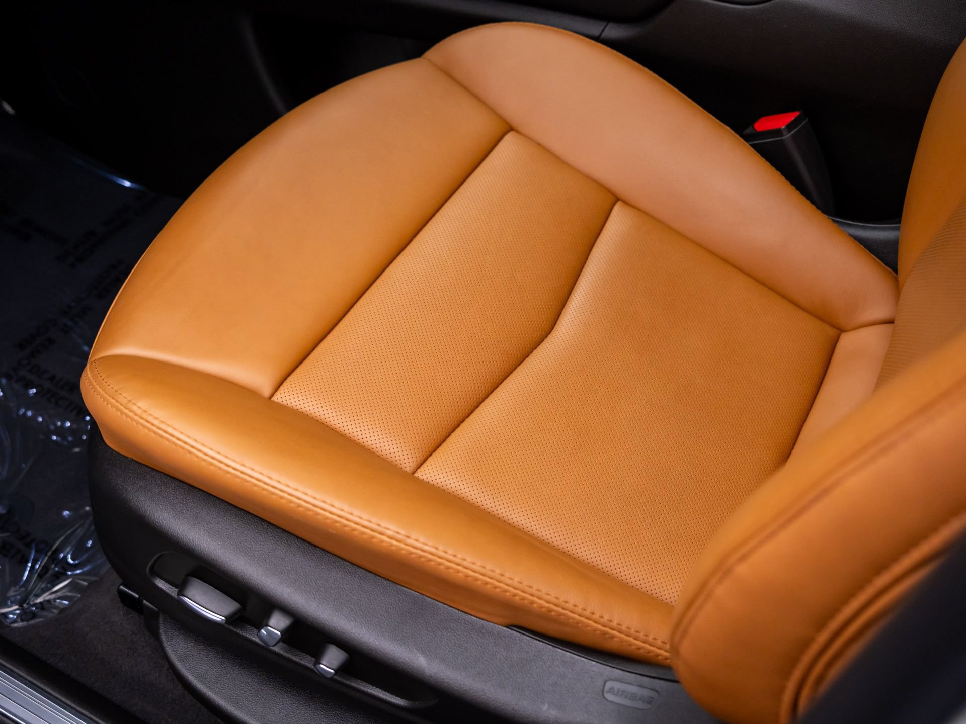 Certified 2025 Cadillac XT5 Premium Luxury AWD/4WD image 18