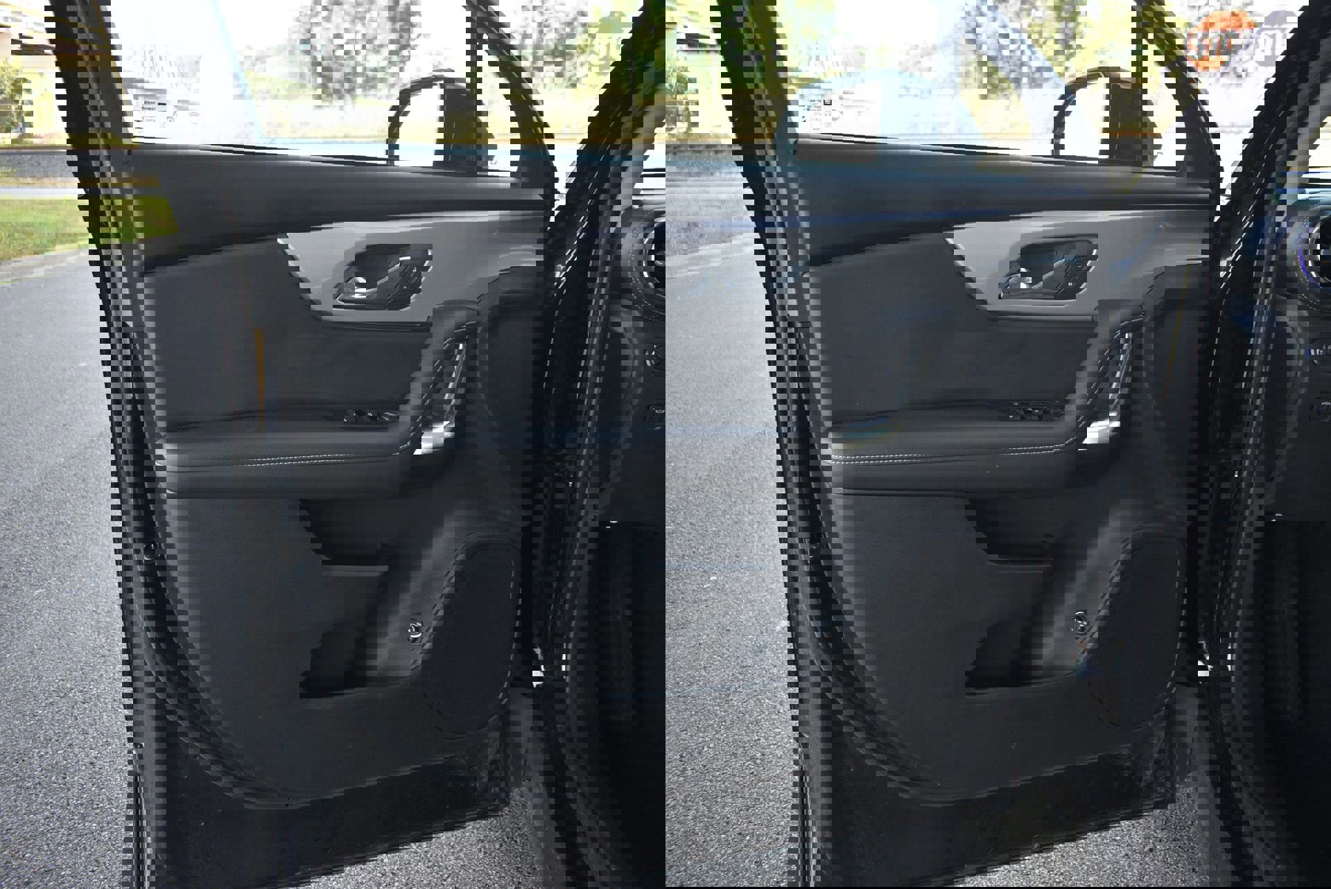 Used 2023 Chevrolet Blazer LT w/ Convenience Package image 12