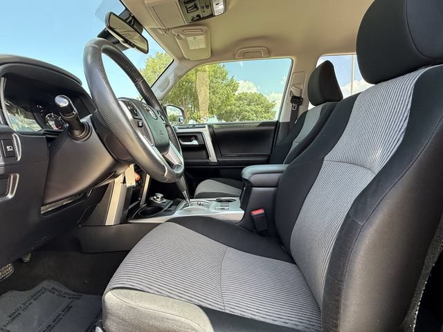Used 2020 Toyota 4Runner SR5 AWD/4WD image 25