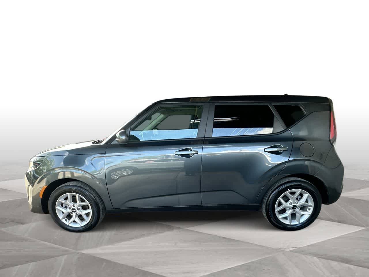 Used 2025 Kia Soul LX w/ LX Technology Package FWD image 5