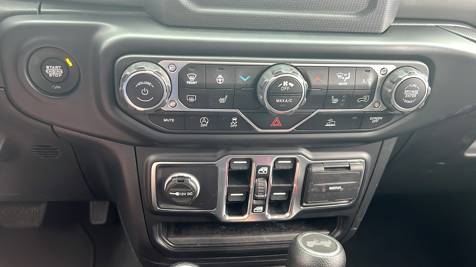 Used 2023 Jeep Wrangler Sport S image 25