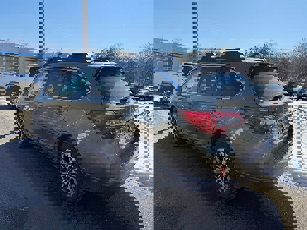 Used 2017 Subaru Outback 2.5i Limited image 10