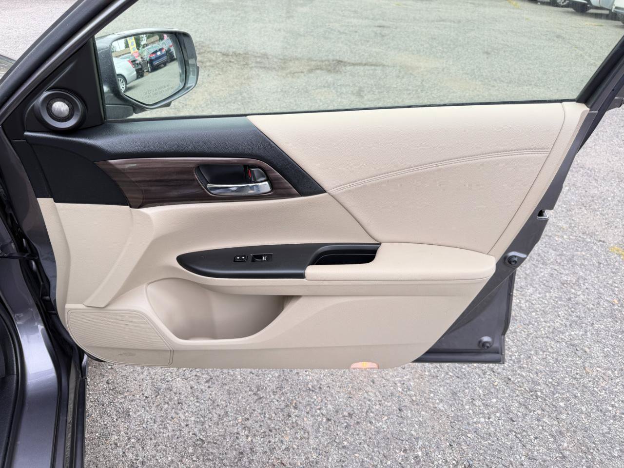 Used 2017 Honda Accord EX-L image 46