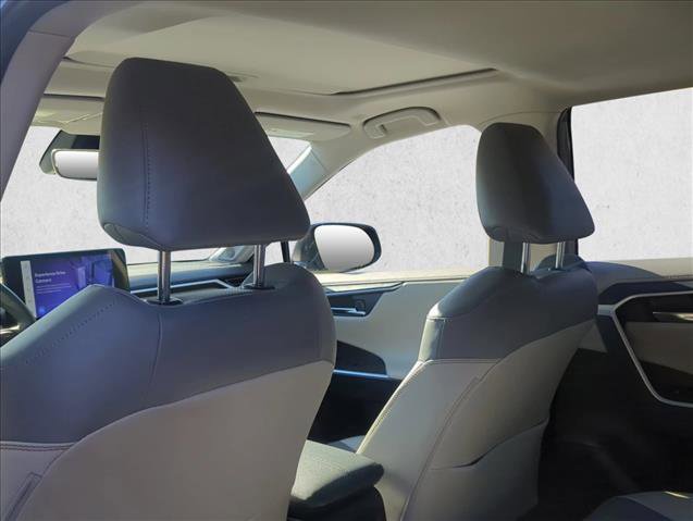 Used 2023 Toyota RAV4 Limited image 15