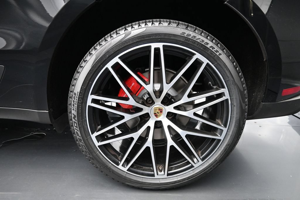 Certified 2023 Porsche Macan S AWD/4WD image 9