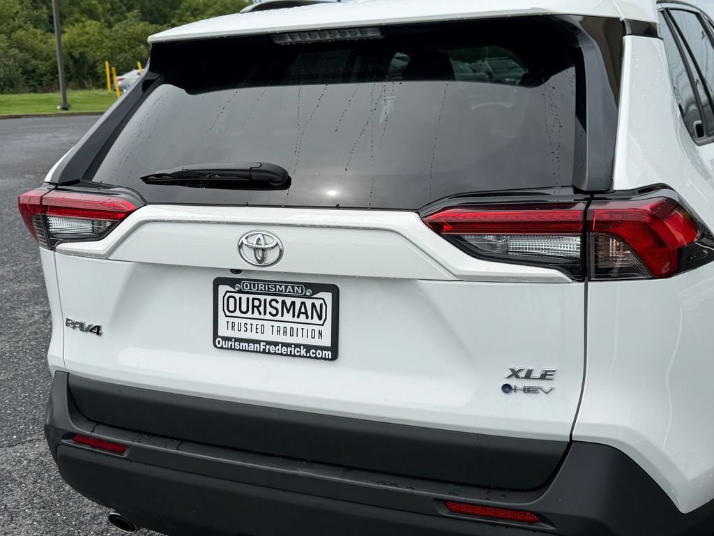 Used 2025 Toyota RAV4 XLE AWD/4WD image 11