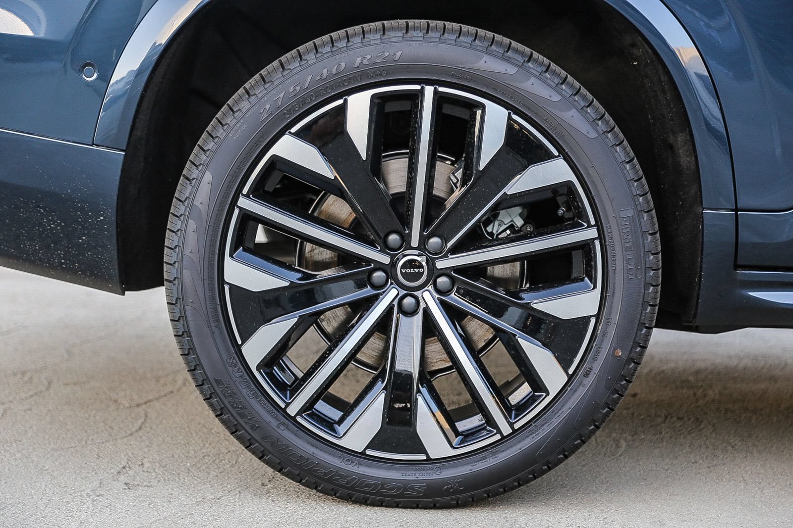 New 2026 Volvo XC90 T8 Ultra w/ Protection Package Premier AWD/4WD image 11