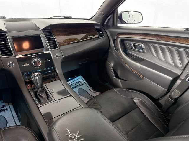 Used 2018 Ford Taurus Limited AWD/4WD image 23