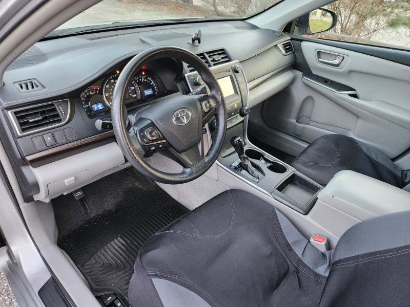 Used 2015 Toyota Camry LE image 37