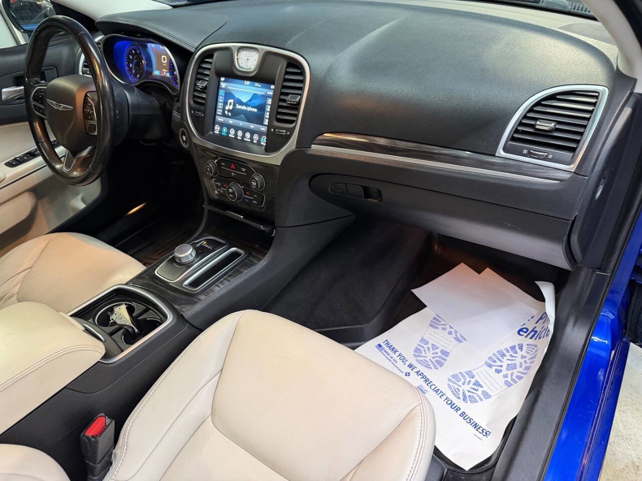 Used 2018 Chrysler 300 Touring L AWD/4WD image 22