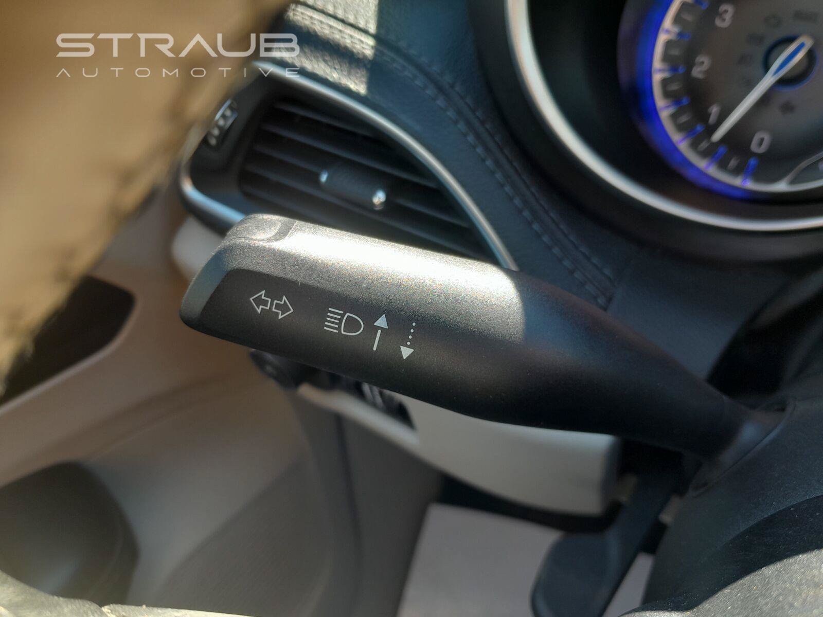 Used 2019 Chrysler Pacifica Limited FWD image 16