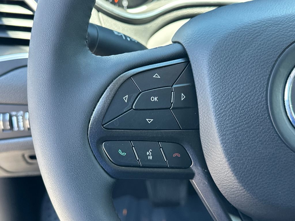 Used 2022 Jeep Cherokee Trailhawk w/ Premium Leather Package AWD/4WD image 24