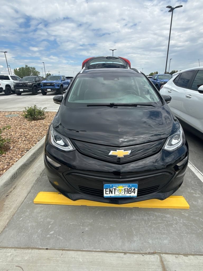 Used 2020 Chevrolet Bolt Premier w/ Infotainment Package FWD image 3
