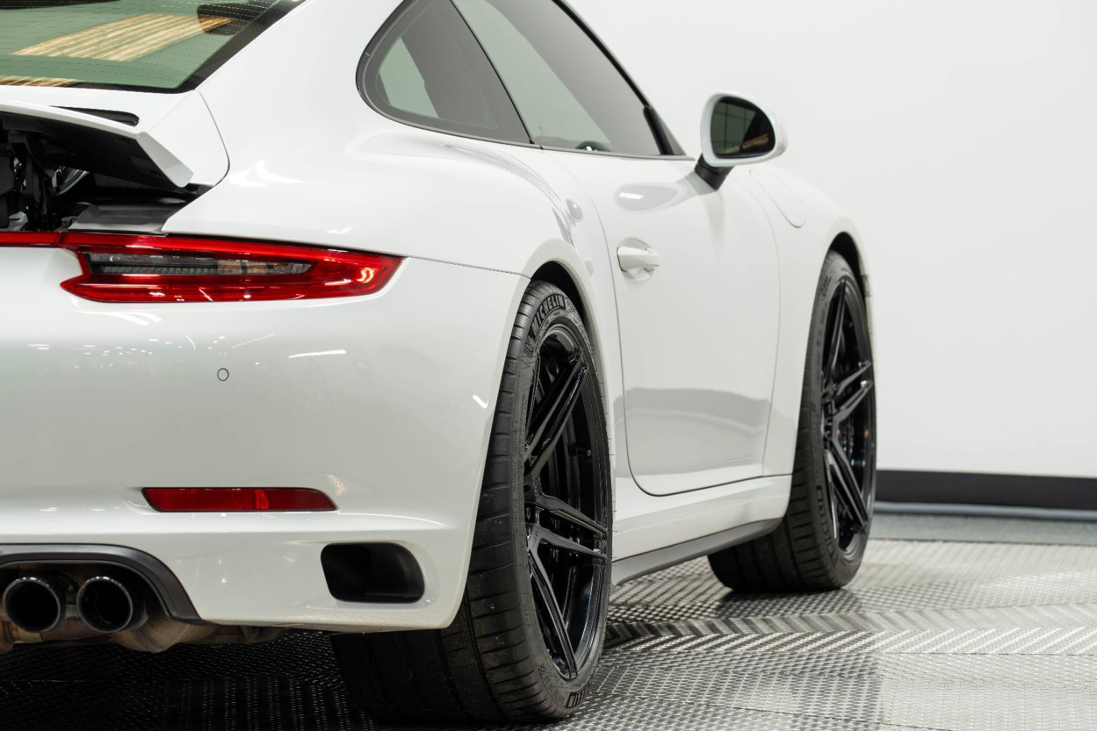 Used 2018 Porsche 911 Carrera 4S AWD/4WD image 20